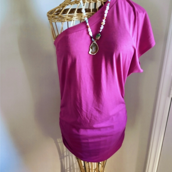 Top NWOT One sleeve tee - Picture 6 of 9